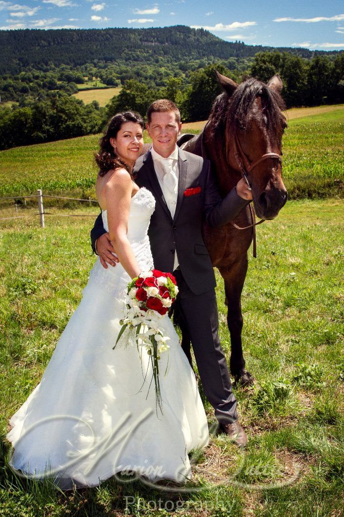 Mariage, cheval, mariés, séance couple, Rosières, Haute-Loire, France