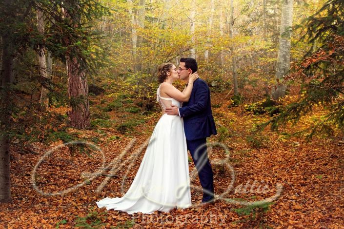 Mariage, séance couple, forêt, automne Le Chambon-sur-Lignon, Haute-Loire, Auvergne, France