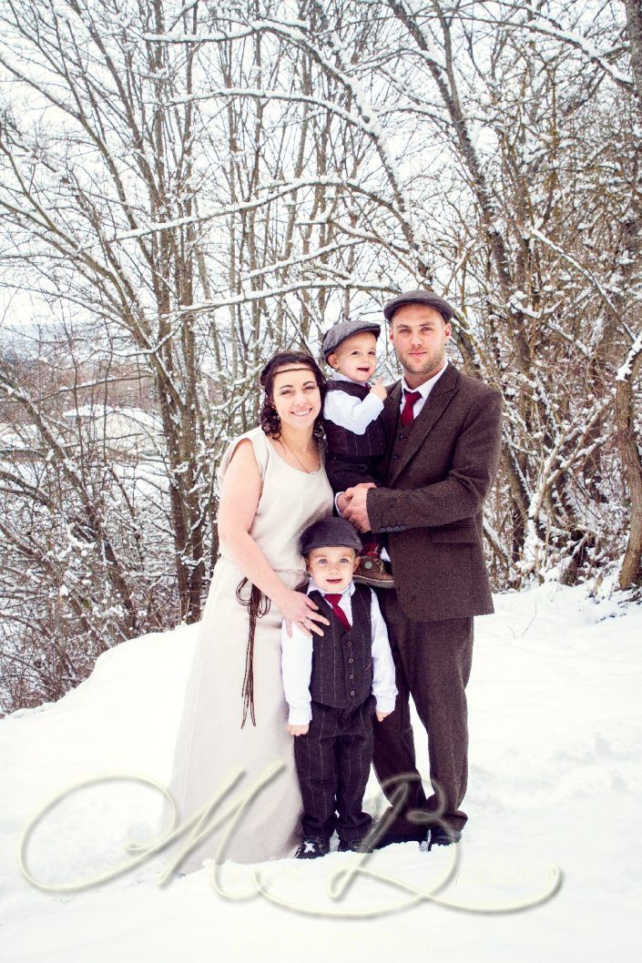 Mariage, séance couple et famille, hiver, Lantriac, Haute-Loire, Auvergne, France