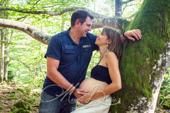 seance grossesse, ventre rond, famille, enfants, bébé, nature, Saint-Julien-Chapteuil, Haute-Loire, Auvergne