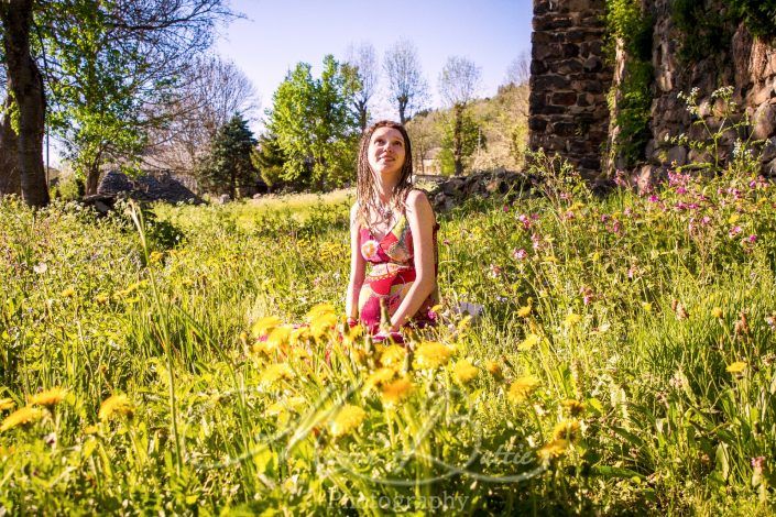 seance grossesse, ventre rond, bébé, nature, Saint-Julien-Chapteuil, Haute-Loire, Auvergne