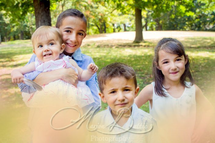 seance famille, enfants, portraits, été, St-Bonnet-Les-Oules, Loire, Rhône-Alpes