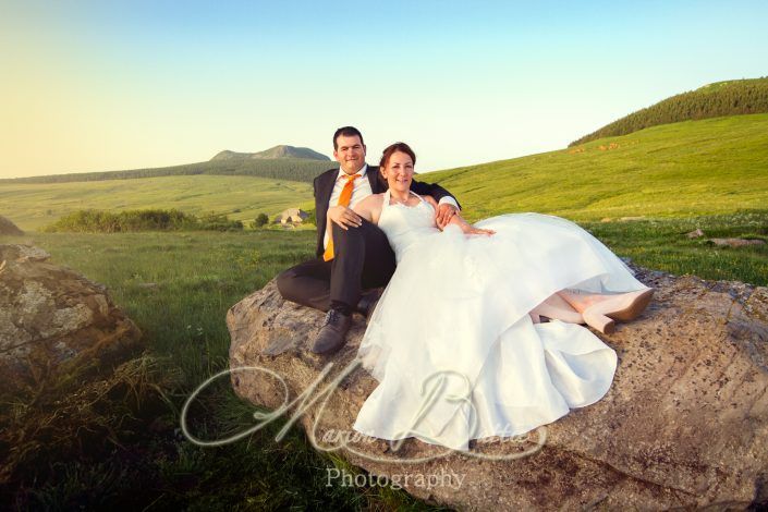 séance couple, mariage, nature, montagne, portrait, costume, robe, Haute-Loire, Auvergne,