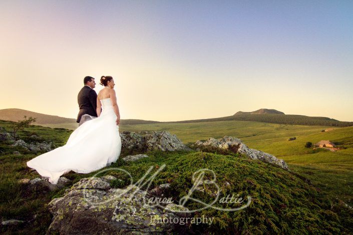 séance couple, mariage, nature, montagne, portrait, costume, robe, Haute-Loire, Auvergne,