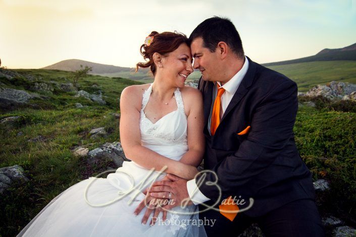 séance couple, mariage, nature, montagne, portrait, costume, robe, Haute-Loire, Auvergne,