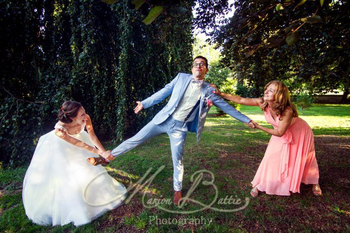 groupes, vin d'honneur, reportage de mariage, portrait, mariage, chateau de Chazelles, chateau, bouquet, famille, Saint-André-de-Chalencon, Haute-Loire