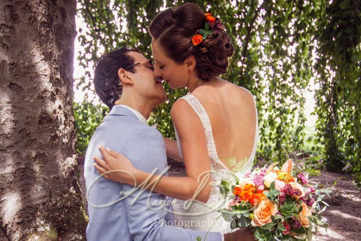 photos de couple, reportage mariage, mariée, marié, nature, reportage de mariage, chateau, chateau de Chazelles, Saint-André-en-Chalencon, Haute-Loire