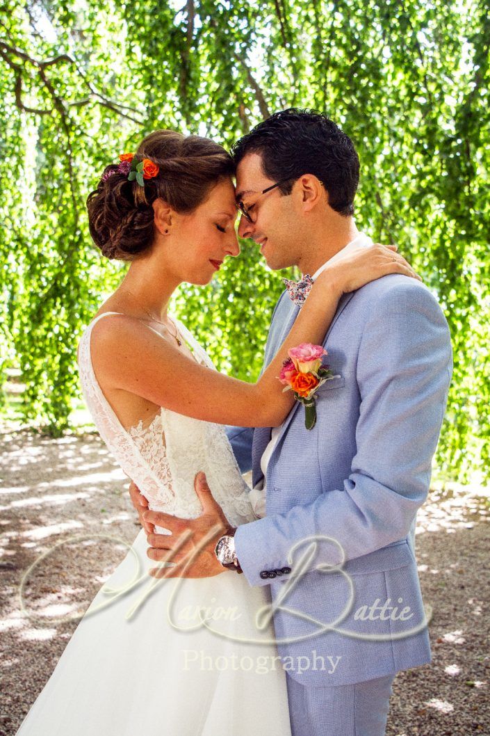 photos de couple, reportage mariage, mariée, marié, nature, reportage de mariage, chateau, chateau de Chazelles, Saint-André-en-Chalencon, Haute-Loire