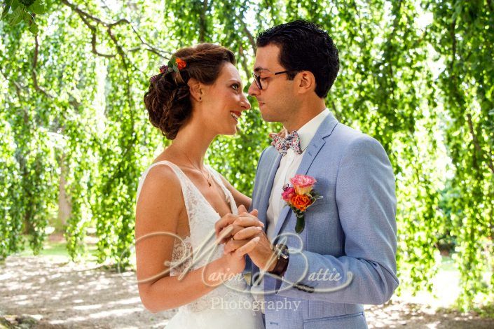 photos de couple, reportage mariage, mariée, marié, nature, reportage de mariage, chateau, chateau de Chazelles, Saint-André-en-Chalencon, Haute-Loire