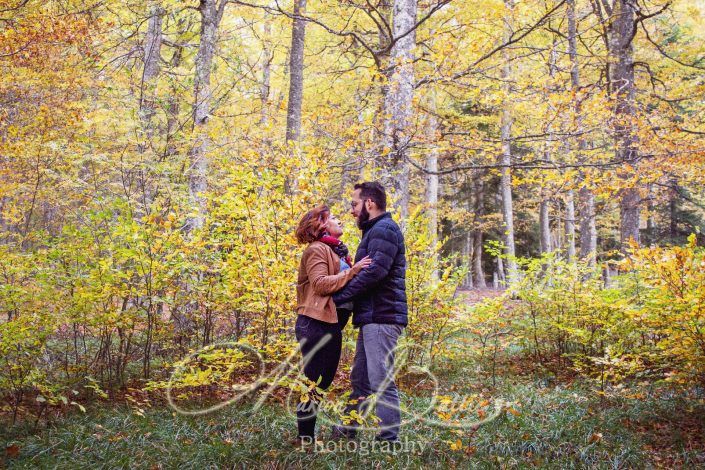 Noces de coton, mariage, anniversaire de mariage, automne, séance couple, couple, lac, Haute-Loire, Saint-Front